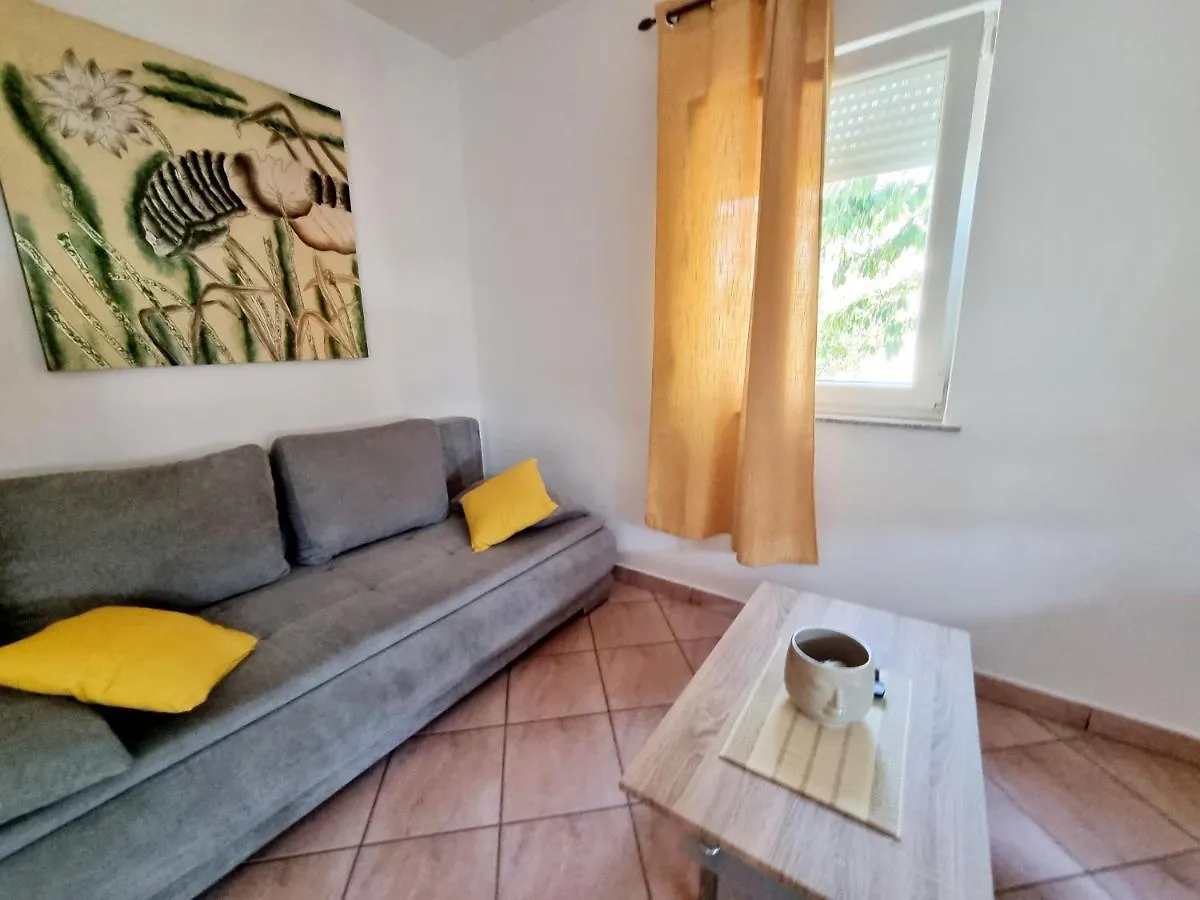 Apartments Ema Pula