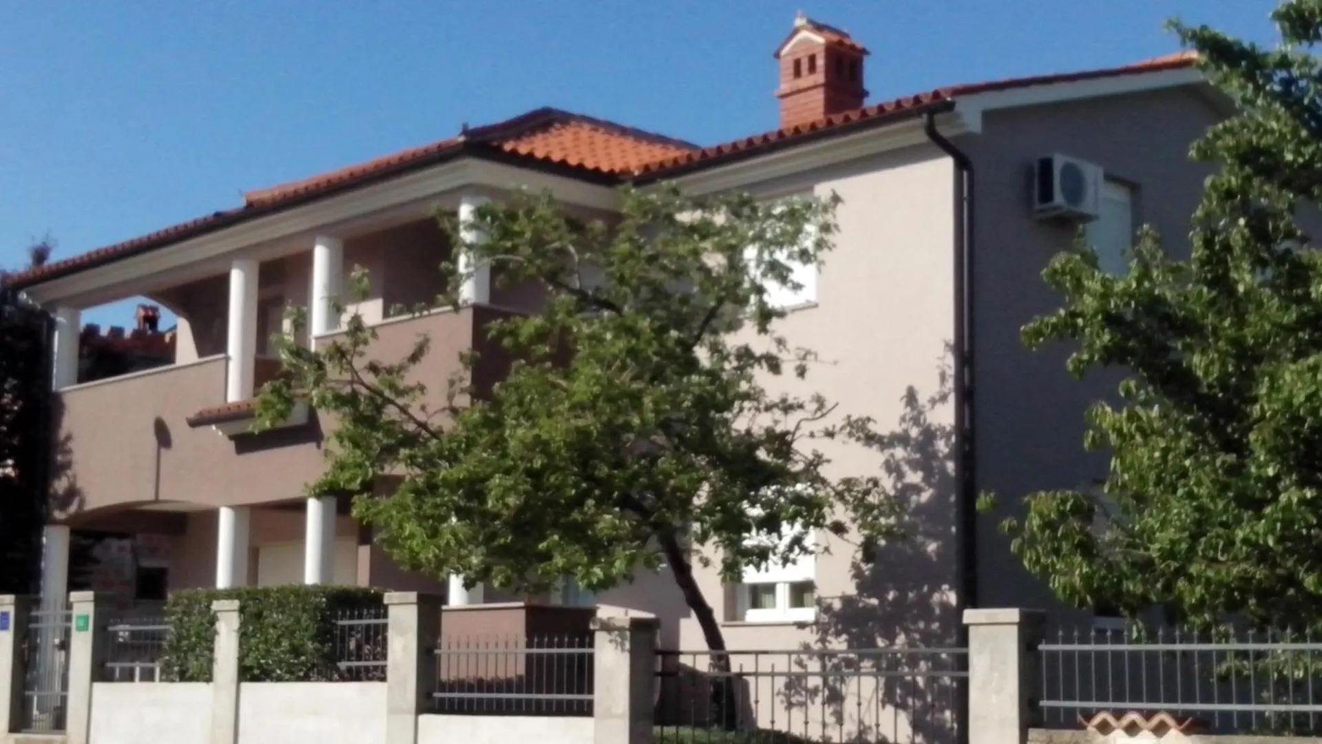 Apartments Ema Pula